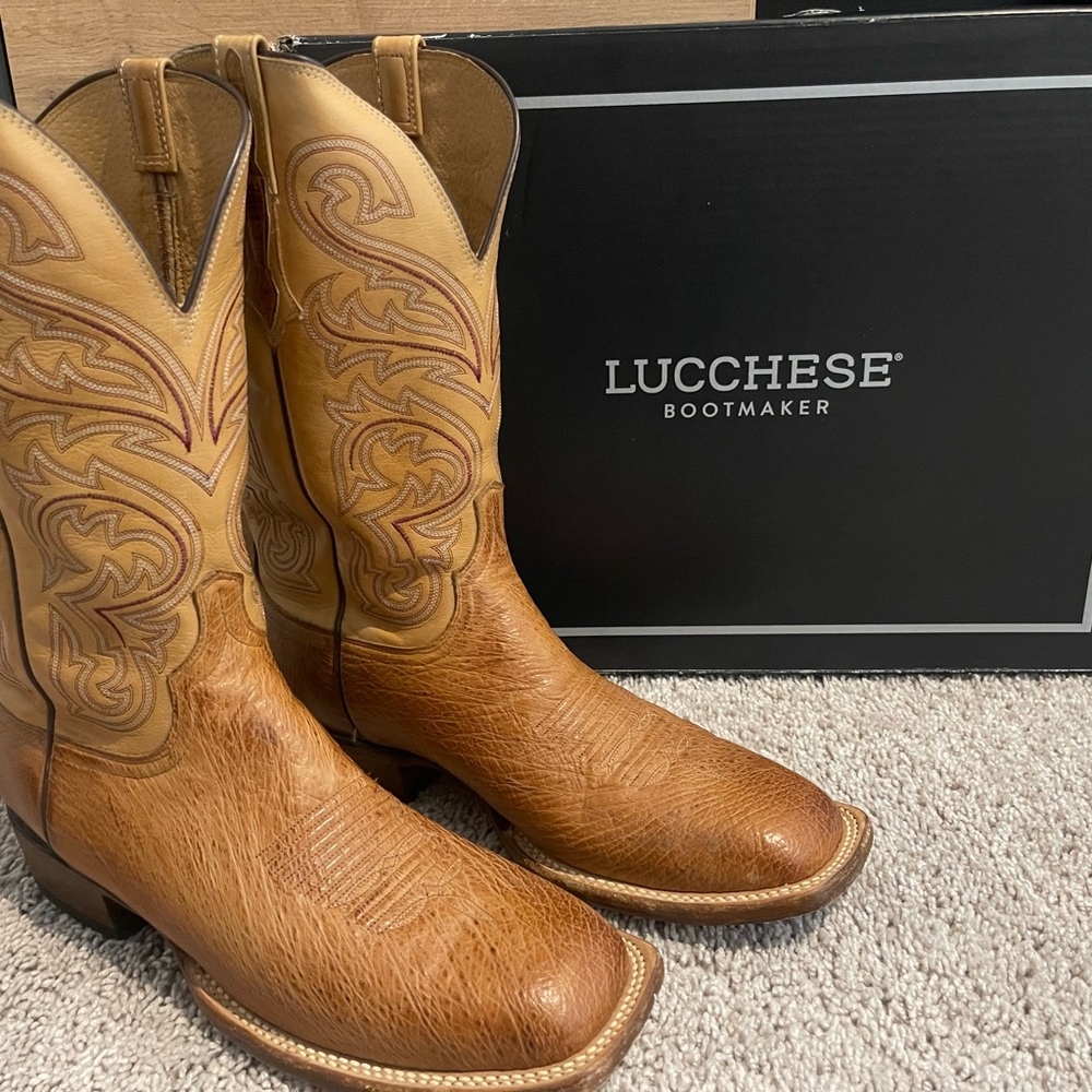Lucchese Tan Cowboy Boots with Square Toe
Hardly worn, excellent condition
